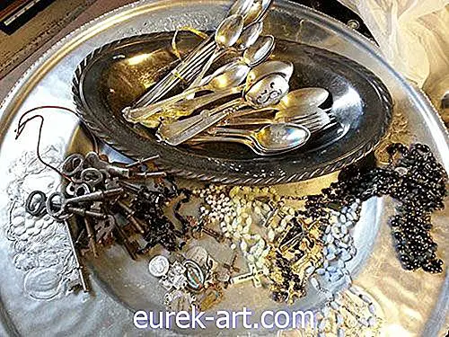 Marché aux puces: Jeanne's Silver and Metalware