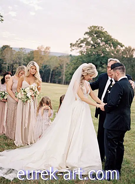 Zobrazit všechny zasněné fotografie Shay Mooney a Hannah Billingsley's Arkansas Wedding