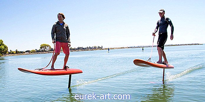 Ezek a Hover szörfdeszkák még szórakoztatóbbá teszik a tó nyári hétvégéit