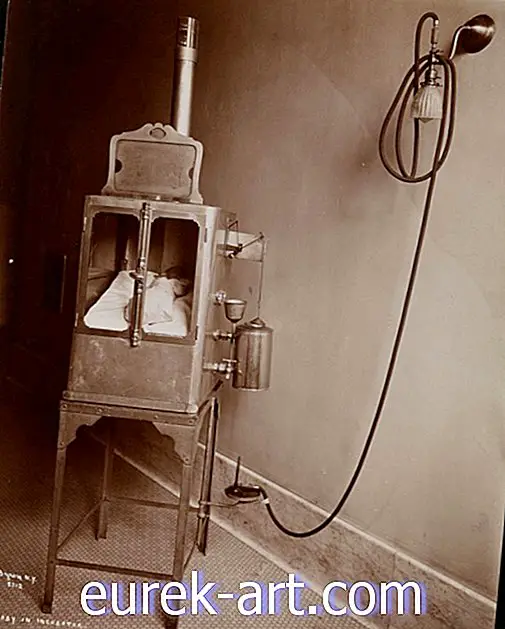 Veľtrhy s podivným dôvodom používané na zobrazenie predčasne narodených detí v inkubátore