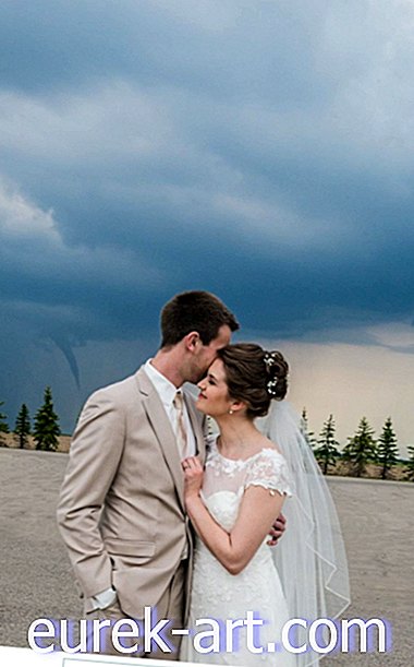 Il matrimonio di questa coppia è stato fotografato da un vero tornado
