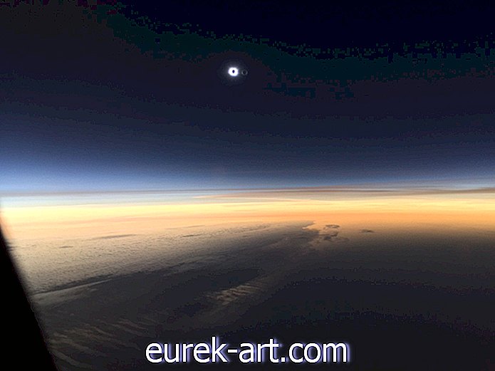 10 magnifiques photos inquiétantes de l'éclipse solaire de vendredi