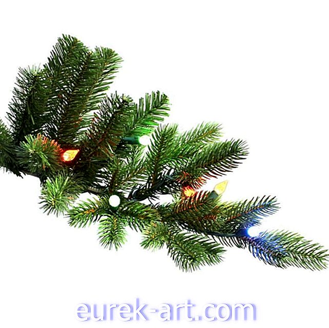 Esta árvore de Natal vai acabar com todos os argumentos sobre luzes claras ou coloridas
