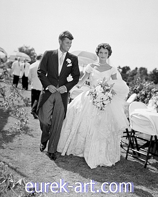 Rodo salos bažnyčia, kurioje yra susituokę John ir Jackie Kennedy, yra atkuriami