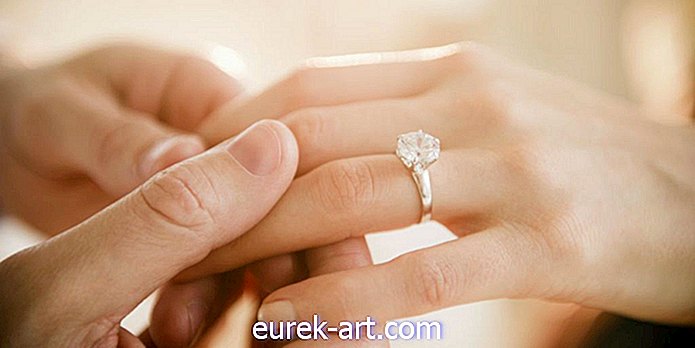 Queste spose affermano che i gioiellieri di Kay hanno perso o rovinato i loro anelli di fidanzamento