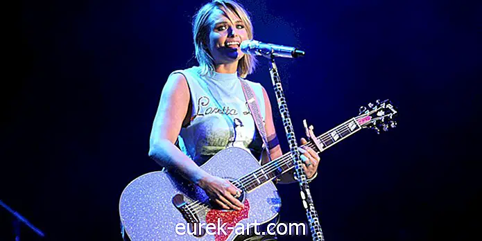 The Wonderful Way Miranda Lambert adalah Pendukung Rekan Musisi Wanita