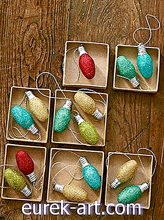 Deck Your Halls on Dime: Recycled Crafts for Holiday Decor