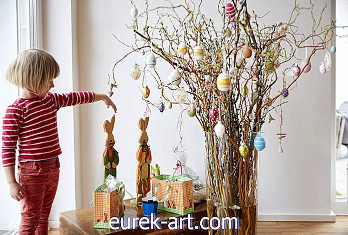 20 DIY idej velikonočnega drevesa za obleko vaše praznične mize