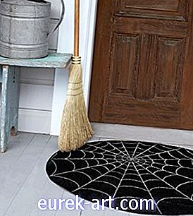 proiecte de meșteșuguri și diy - Cumpărați-l sau bricolați-l: Prindeți-vă în acest Usb Spiderweb Doormat