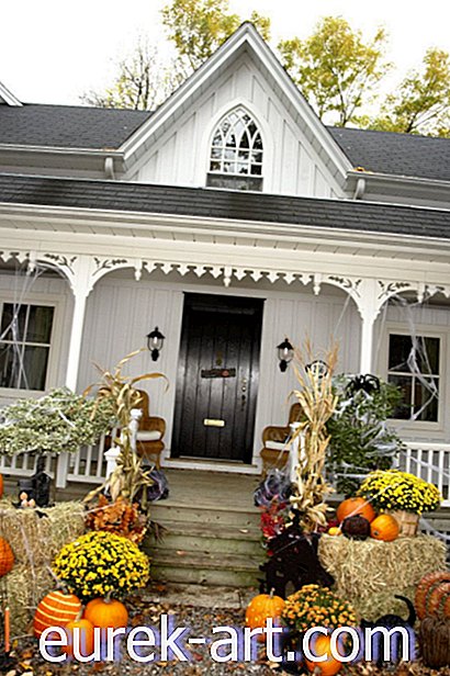 50 utomhus Halloween-dekorationer säkert att stava dina grannar