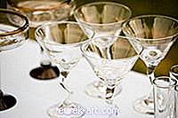ambachten - Hoe kaarsen van wijnglas te maken