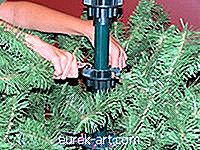 Instruções para colocar uma árvore artificial Martha Stewart