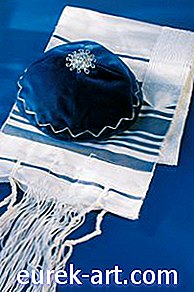 Kaip nerti žydų maldos skara?
