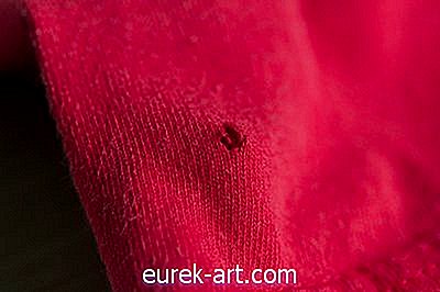 Kako popraviti malu rupicu u pamučnoj odjeći