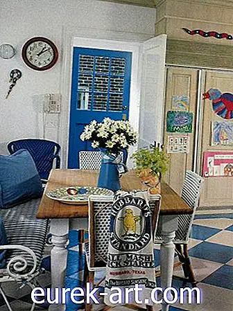 Vintage Country Living: Veselá modrá a bílá kuchyně