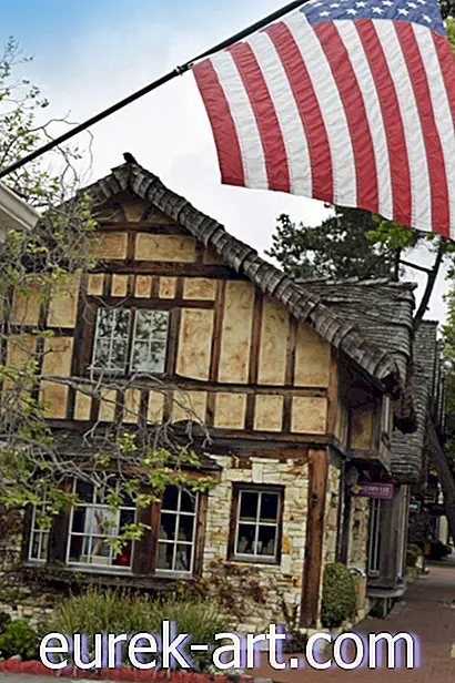 idées de design - Il y a une petite ville magique en Californie où les maisons ressemblent à des cottages Storybook