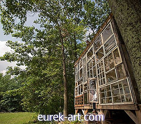 Esta cabine West Virginia feita de janelas Upcycled é inspiradora