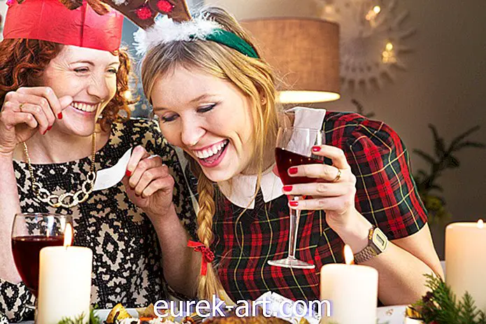 linksmas - 11 geriausių kalėdinių vakarėlių žaidimų suaugusiems, kurie šiais metais nori šiek tiek pasilinksminti