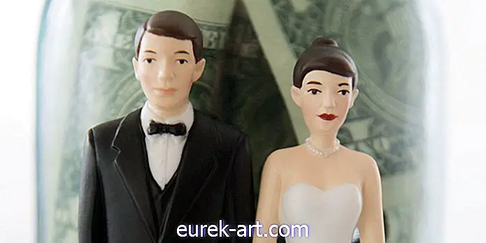 divertente - Chiamare un matrimonio una "festa" fa risparmiare denaro?  I giornalisti sotto copertura indagano