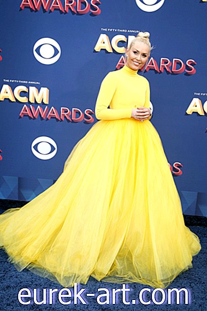 การบันเทิง - Lindsey Vonn แทบจะจำไม่ได้แล้วกับ ACM Awards Red Carpet