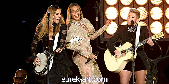 Beyoncé ja Dixie Chicks antoivat unohtumattoman esityksen CMA-palkinnoissa