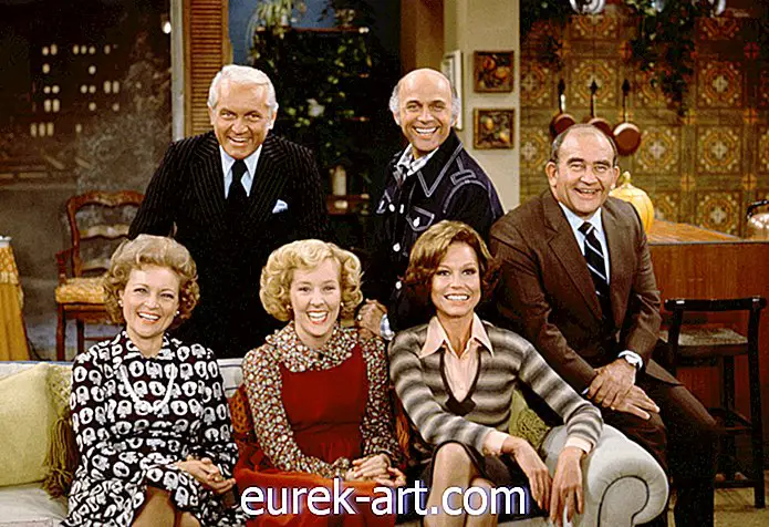 развлекательная программа - «Мэри Тайлер Мур Шоу» Звезда Джорджия Энгель скончалась в возрасте 70 лет