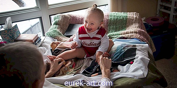 Joey Feekin tytär Indiana teki hänen "Laugh Out Loud" hänen sairaalavuoteessaan
