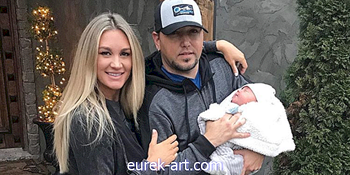 Jason Aldean dan Isteri Selamatkan Bayi Bayi-dan Dia Mempunyai Nama Paling Di Atas!