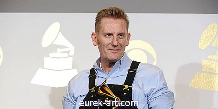 Rory Feek věnuje Grammy pozdní manželce Joey v emoční řeči