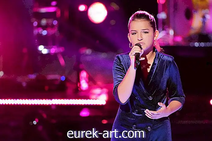 Konkursa '' Balss '' dalībnieks Abby Cates nopelnīja mūža komplimentu no Kelly Clarkson