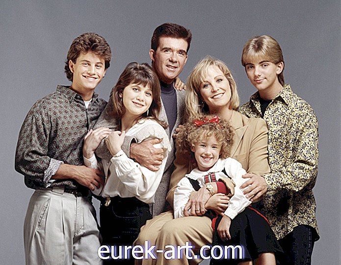 hiburan - The Cast of "Growing Pains" Reunited to Remember Alan Thicke