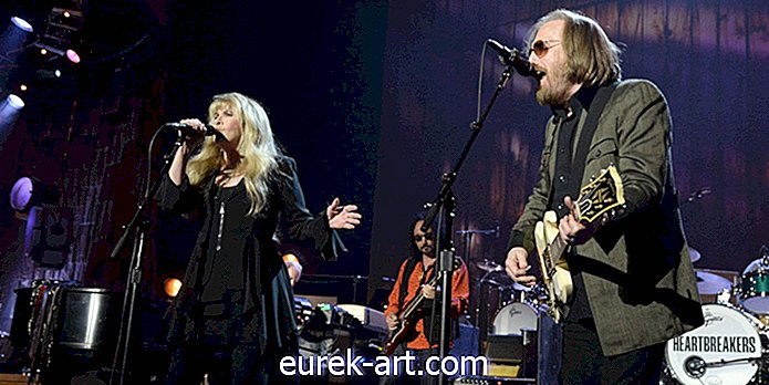 Sehen Sie Tom Petty und Stevie Nicks 'Electric Last Performance von "Stop Draggin' My Heart Around"