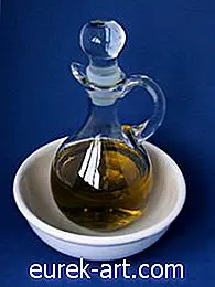 comida e bebida - Como regar o azeite de oliva na comida