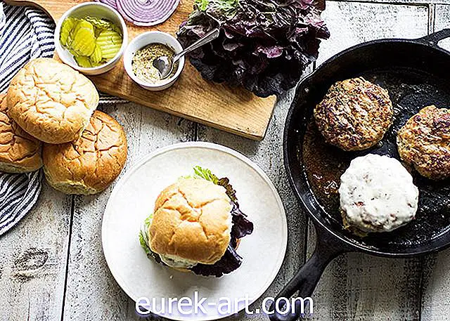 Resep Mudah tentang Cara Memasak Burger Turki Berair di dalam Oven
