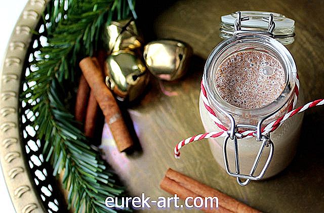 Этот сезонный пряничный сливочник делает кофе вкусом на Рождество