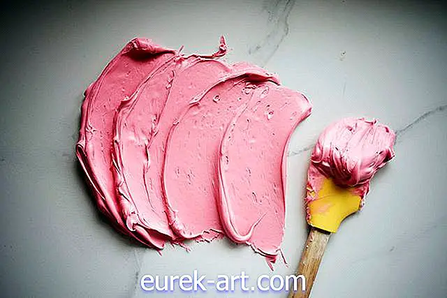 Hoe Pink Food Coloring te maken