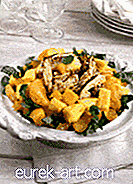 음식과 음료 - 저크 치킨과 함께 열대 과일 샐러드
