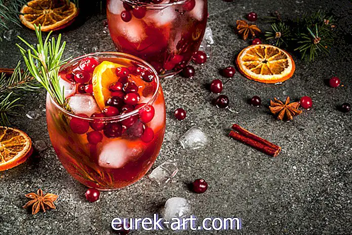 40+ Cocktail-uri de Crăciun pentru a prăjit sărbătorile