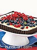 Svieža letná Berry koláč s glazúrou červeného ríbezle
