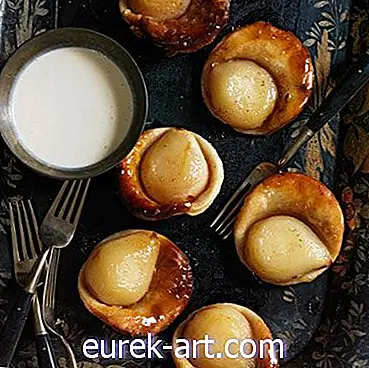 jedzenie napoje - Gruszki Tartlets z Crème Fraîche z brązowym cukrem