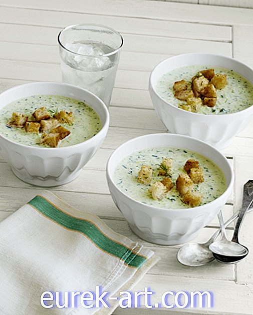 храни и напитки - Охладена супа от краставици