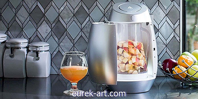 Deze ongelooflijke machine verandert elke vorm van fruit in alcohol