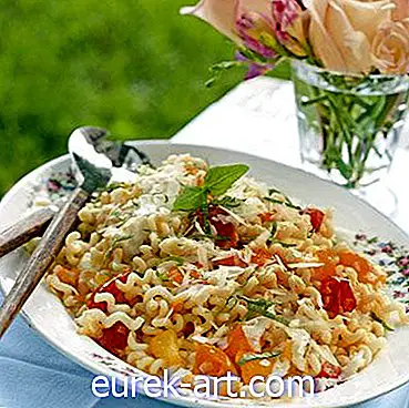 mat drinkar - Pasta med trädgårds- tomater och färsk mozzarella