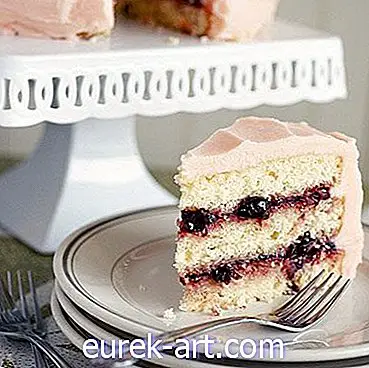 jedlo a nápoje - Kuchynský Chambord Layer Cake