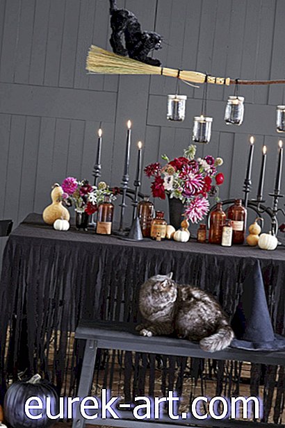 35 Idea Makan Malam Halloween untuk Perjamuan yang Canggih