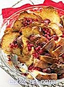Essen & Getränke - Brot-und Butterpudding mit frischen Johannisbeeren und Himbeeren