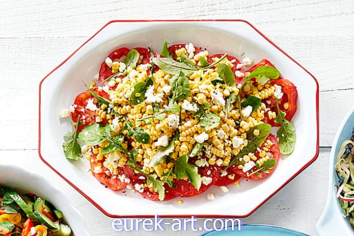 mat drinkar - Skivade tomater med majs och feta