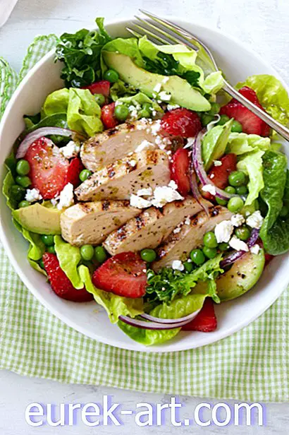 makanan & minuman - Salad Salad Chicken-and-Strawberry Salad