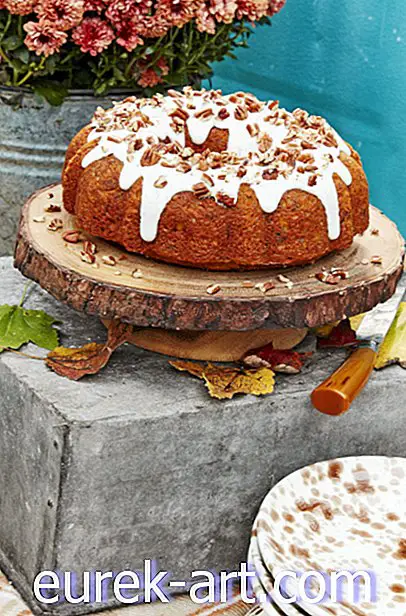 Pecan-Pumpkin Bundt Cake med gräddostglasyr