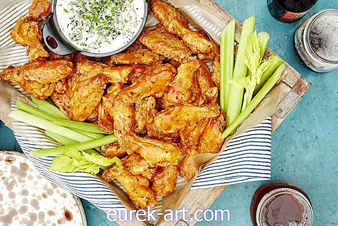 ételek és italok - 13 egyszerű csirkeszárnyas recept a végső játéknapi snackhez